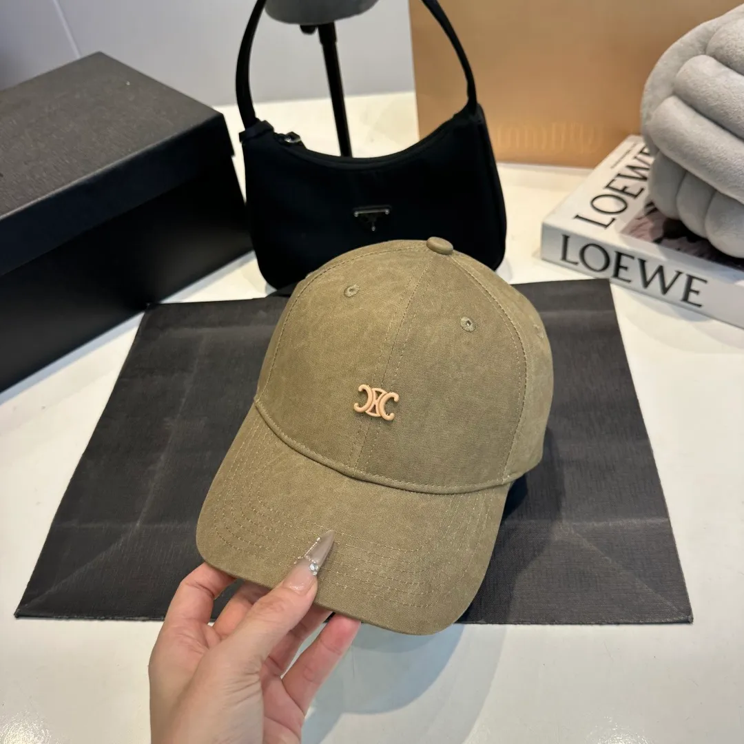 P56 CELINE Celine's new classic casual and trendy baseball cap🧢Japanese and Korean style, looks great with any combination! A must-have when traveling