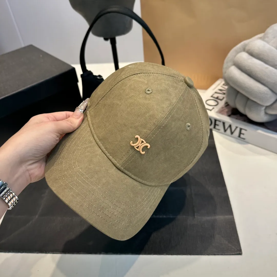 P56 CELINE Celine's new classic casual and trendy baseball cap🧢Japanese and Korean style, looks great with any combination! A must-have when traveling