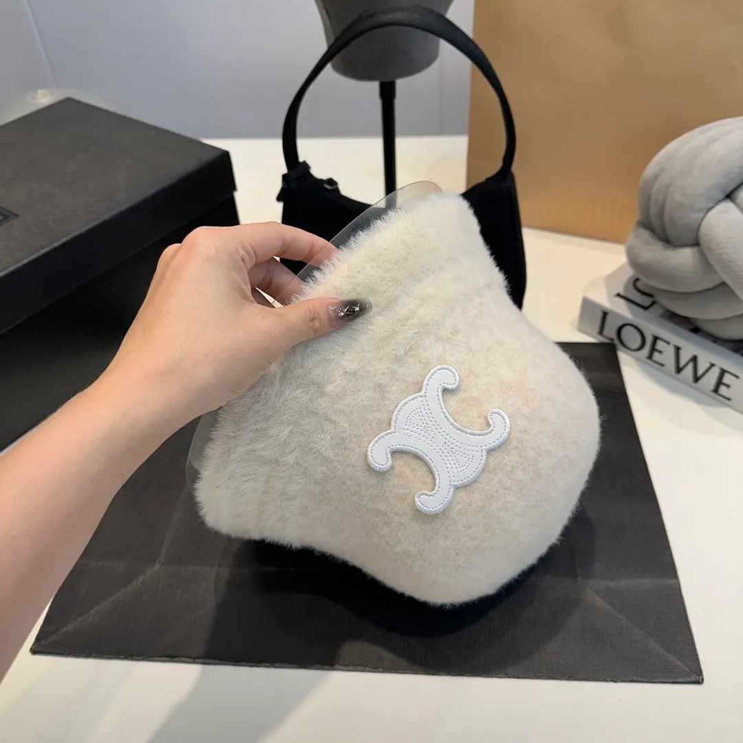 P60 Celine Celine* customized version of Arc de Triomphe lamb wool basin hat women's bucket hat 2025 hot new style autumn and winter hat fisherman hat winter style