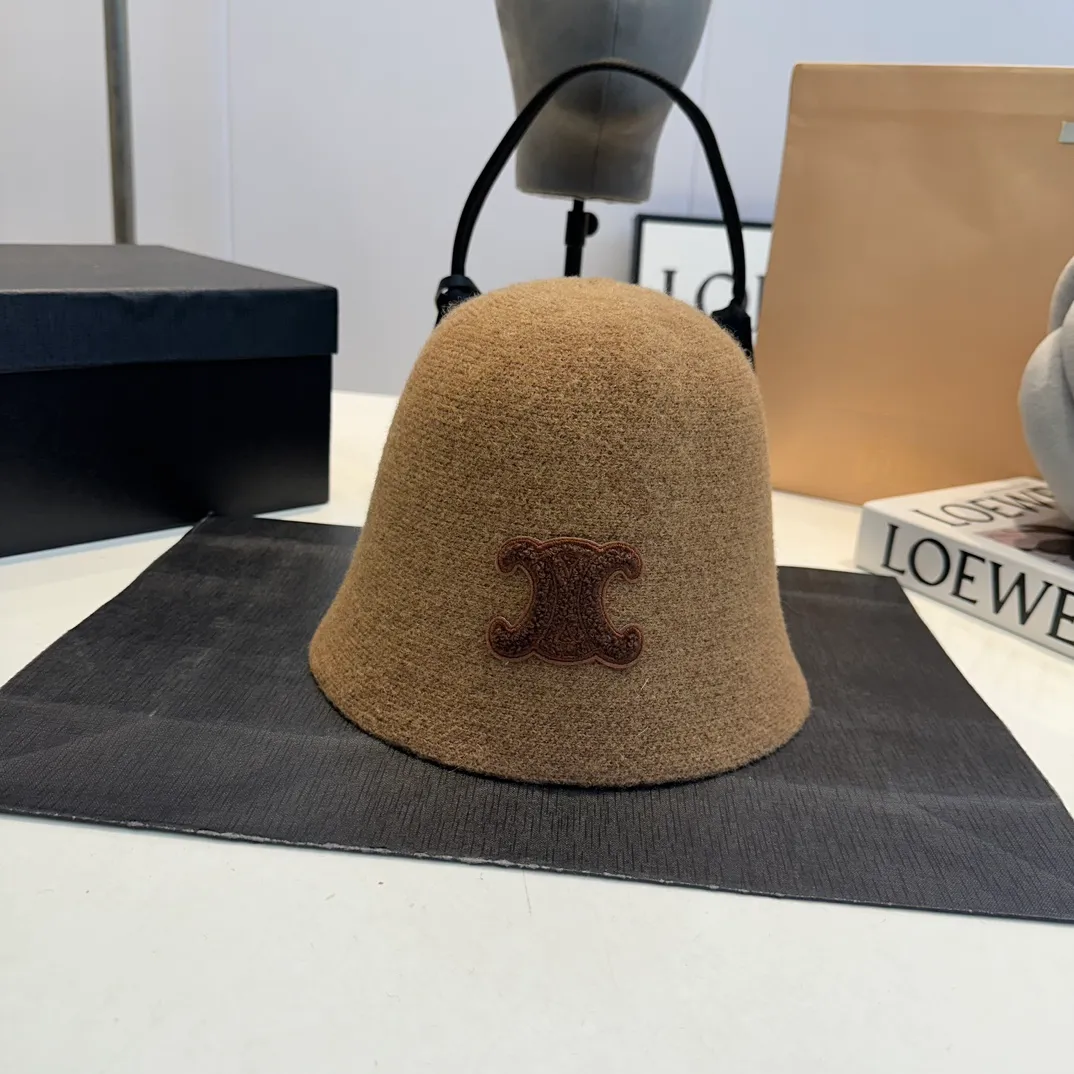 P60 Celine wool bucket hat, knitted clutch hat, head circumference 57cm