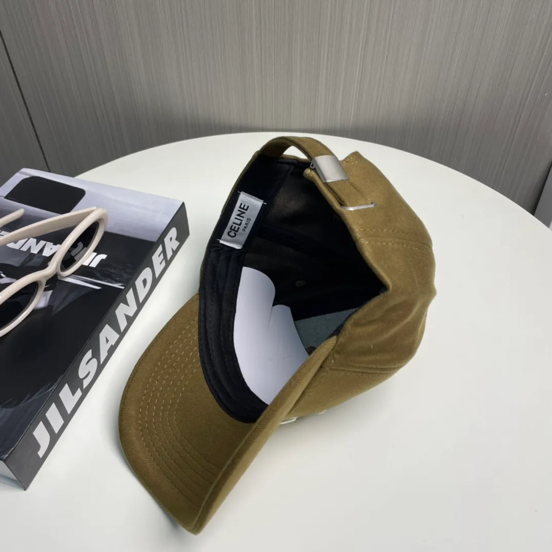 P56 💛 Comes with dust bag [CELINE Celine] new simple baseball cap, new shipment, big brand style is super easy to match, hurry up and get it!