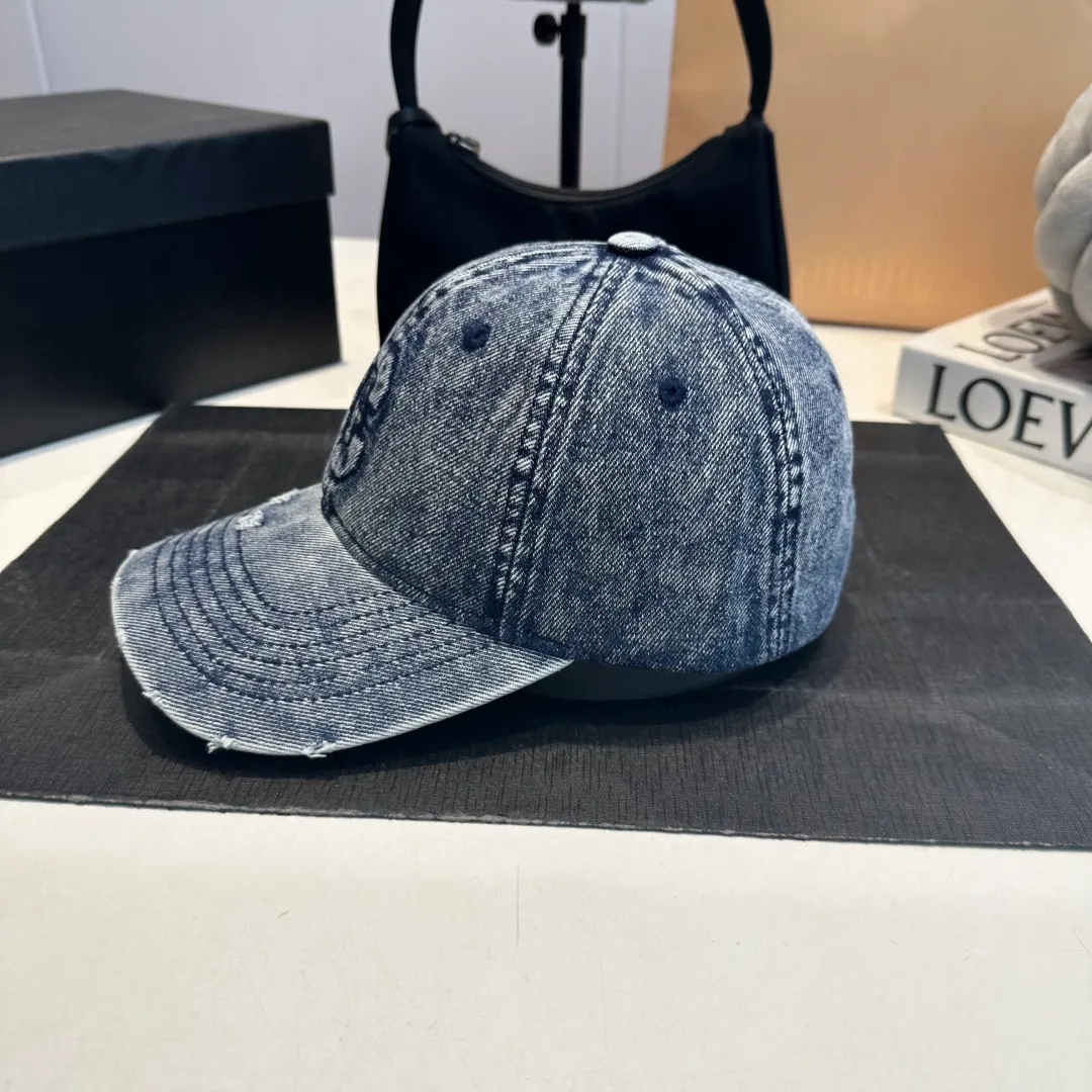 P56 CELINE washed ripped denim baseball cap 🎩 Original quality, very popular 🔥 Very exquisite craftsmanship [Love] High-end and classy, ​​low-key luxury, easy to carry