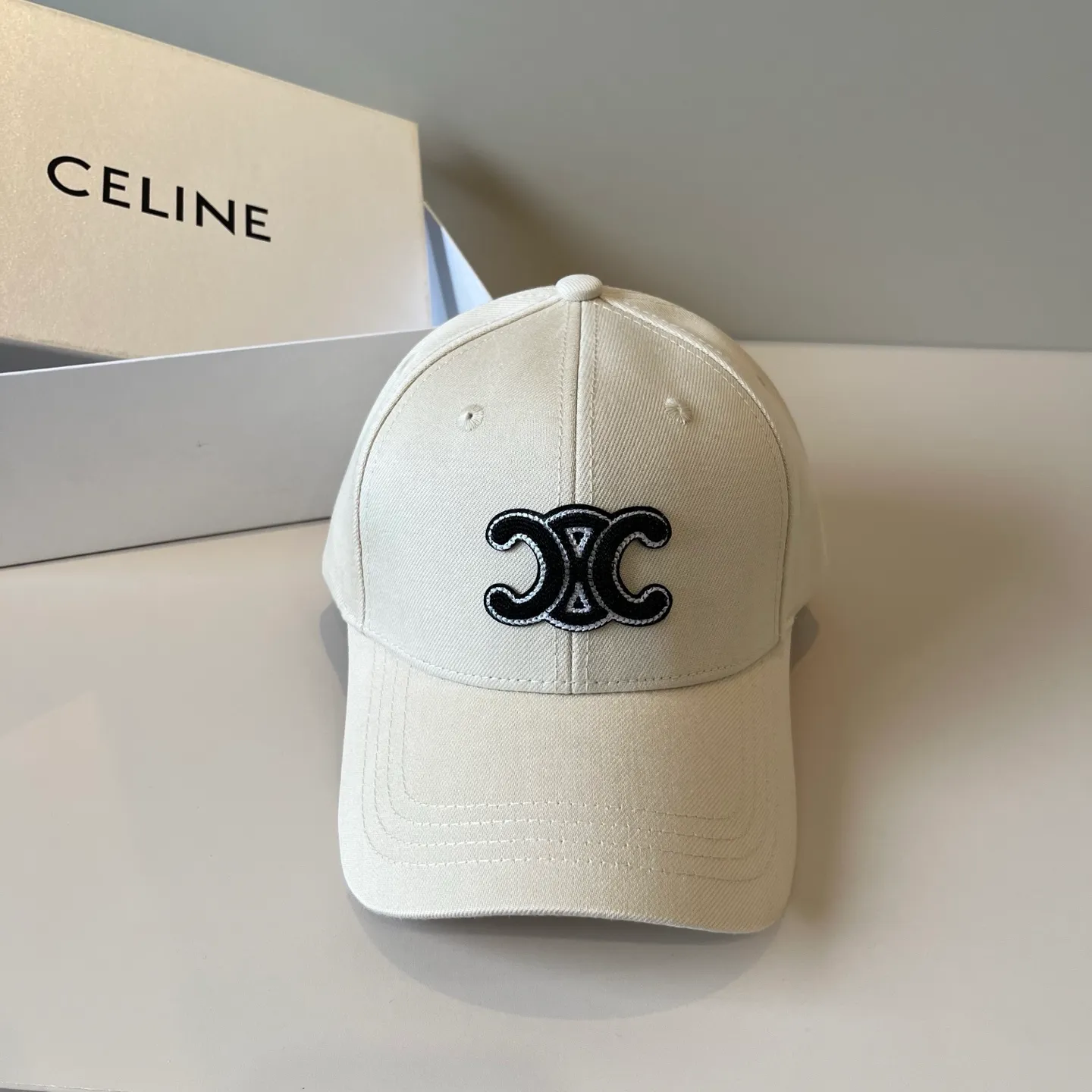 P70 [CELINE Celine] New classic casual and trendy baseball cap🧢Japanese and Korean style, looks great with any combination! A must-have when traveling