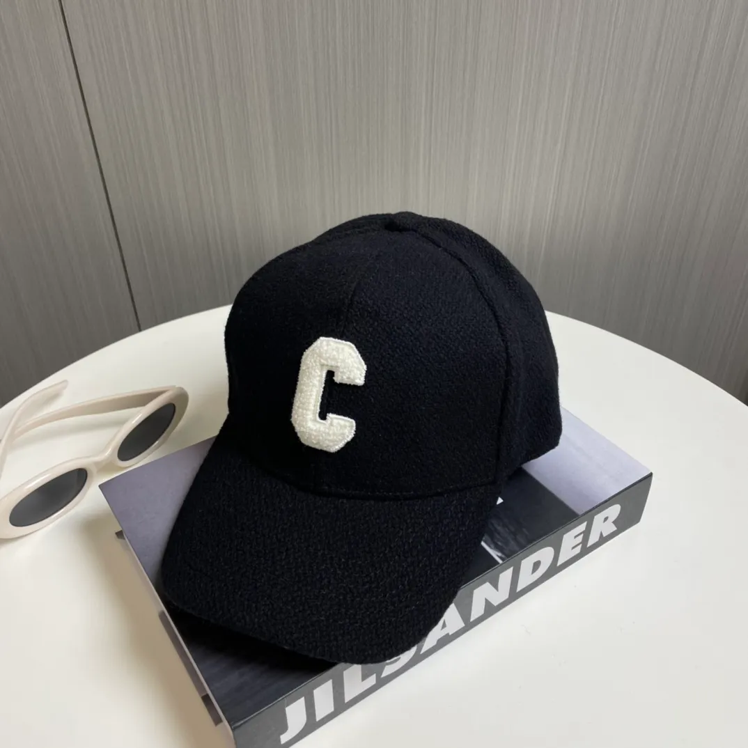 P86 CELINE · Celine's new C letter embroidered baseball cap 🧢 Top version 👍 Purchased from ZP for printing, the hat shape is completely customized according to ZP 2:1. Custom woven wool fabric, super textured! The letter C distinguishes the market version, the size and the texture of the looped hair are all restored. The hardware adjustment buckle is custom-molded and has a logo. Customized logo webbing inside the hat, all details restored💯 ⚠️Size: One size fits all and adjustable!