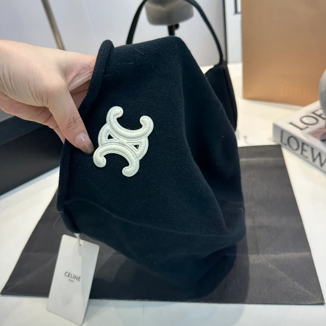 P50 Celine wool bucket hat, knitted clutch hat, head circumference 57cm