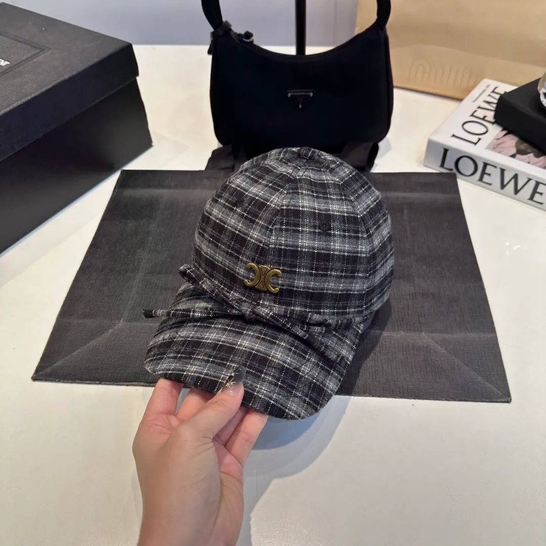 P70 CELINE new Arc de Triomphe plaid bow hardware baseball cap