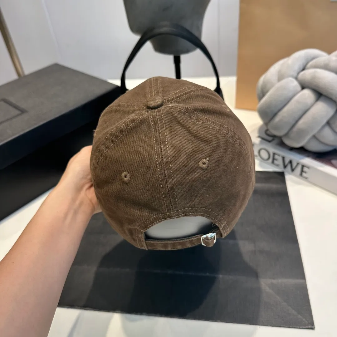 P60 CELINE new classic casual and trendy baseball cap🧢Japanese and Korean style, looks great with any combination! A must-have when traveling