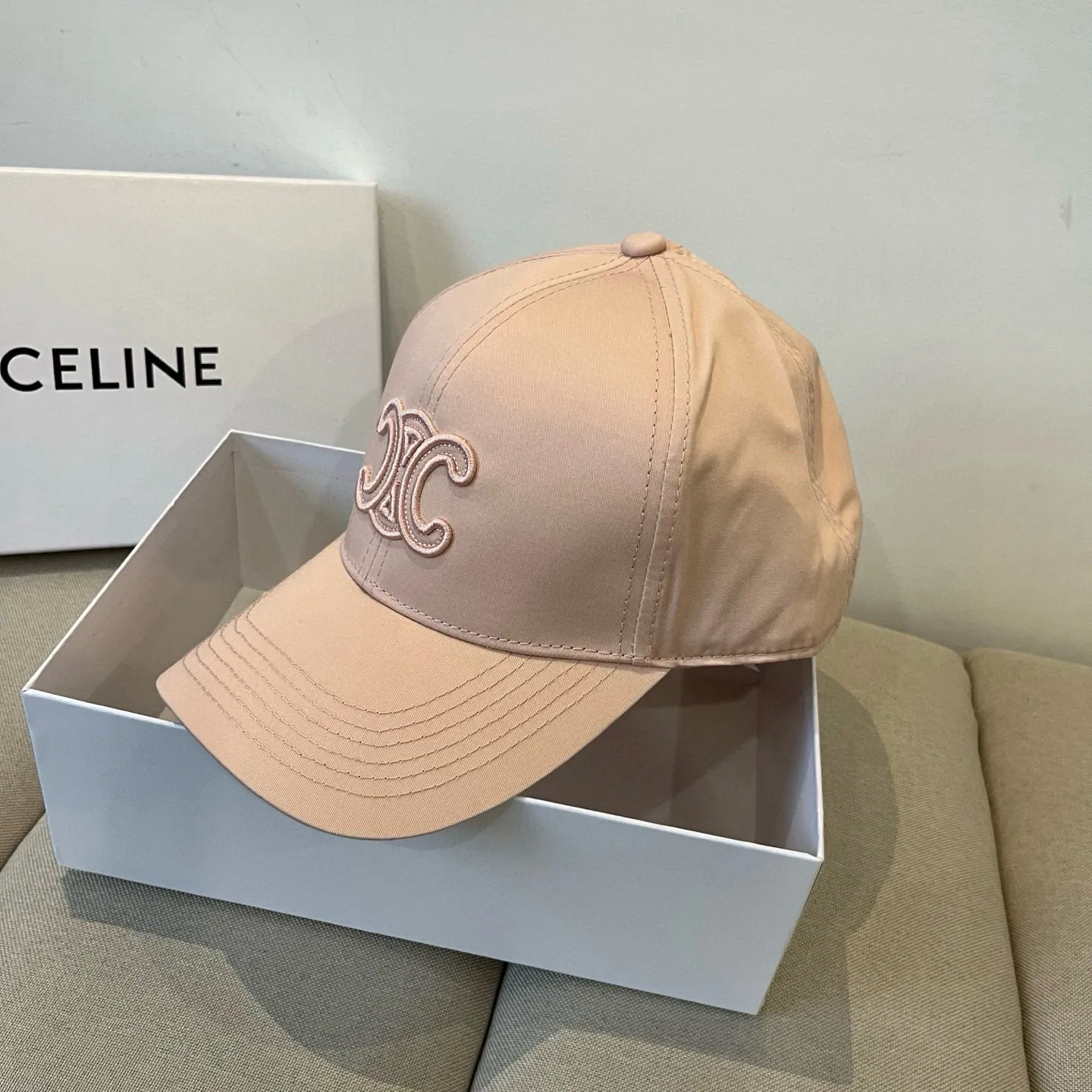 P60 [CELINE Celine] New classic casual and trendy baseball cap🧢Japanese and Korean style, looks great with any combination! A must-have when traveling