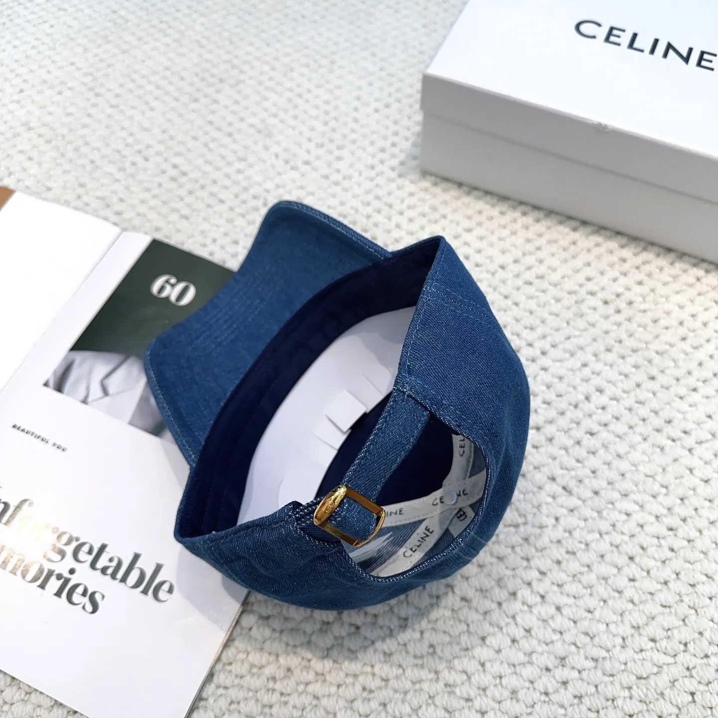P70 popular CELINE (Celine) latest baseball cap with simple letters, fashionable and high-end workmanship! Every hat is made with care! Extraordinary quality, suitable for both men and women.    Céline's hat has a simple design, high-end color matching, delicate texture, and clean style. It is an iconic item. The letter C is the official icon of CELINE. It is deeply rooted in the brand's historical heritage, and at the same time it exudes modern elegance and a new trend of retro modernity. Simple baseball cap decorated with C logo. Self-attitude, no need to elaborate.