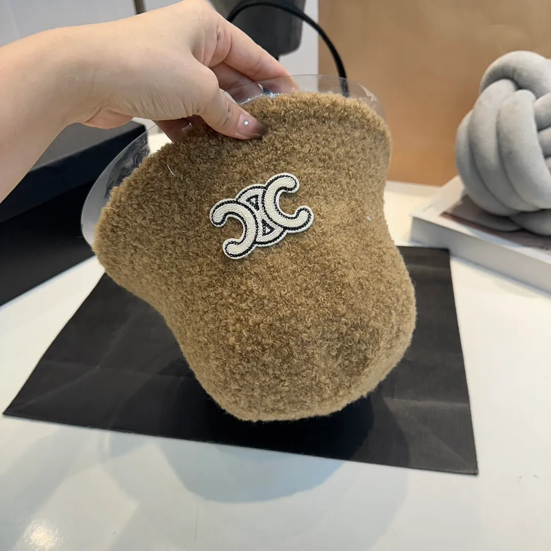 P60 CELINE Celine 2024 new color-blocked plush big-name sunshade fisherman hat 🌈 Versatile and casual ~ simple and elegant