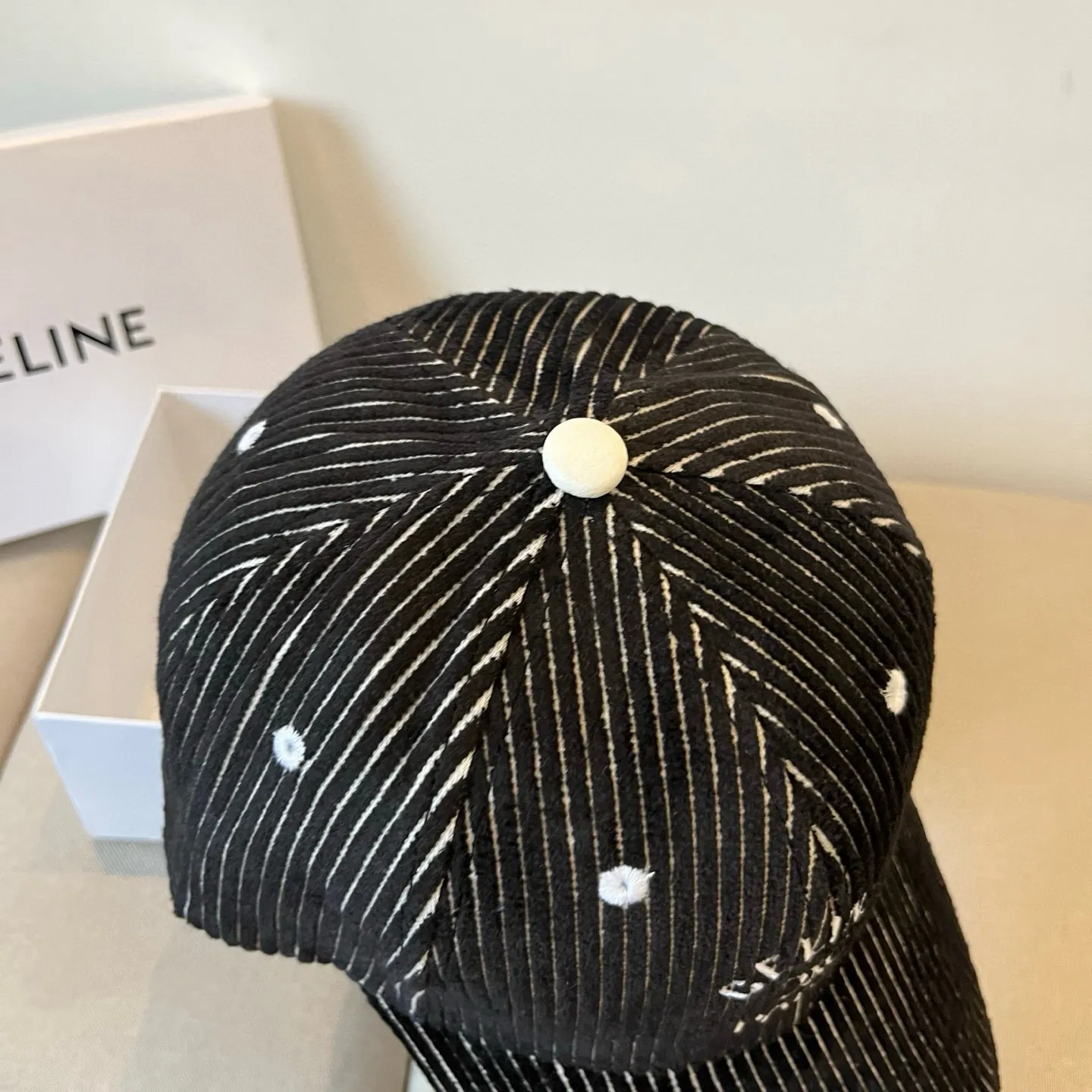 P80 [CELINE Celine] New classic casual and trendy baseball cap🧢Japanese and Korean style, looks great with any combination! A must-have when traveling