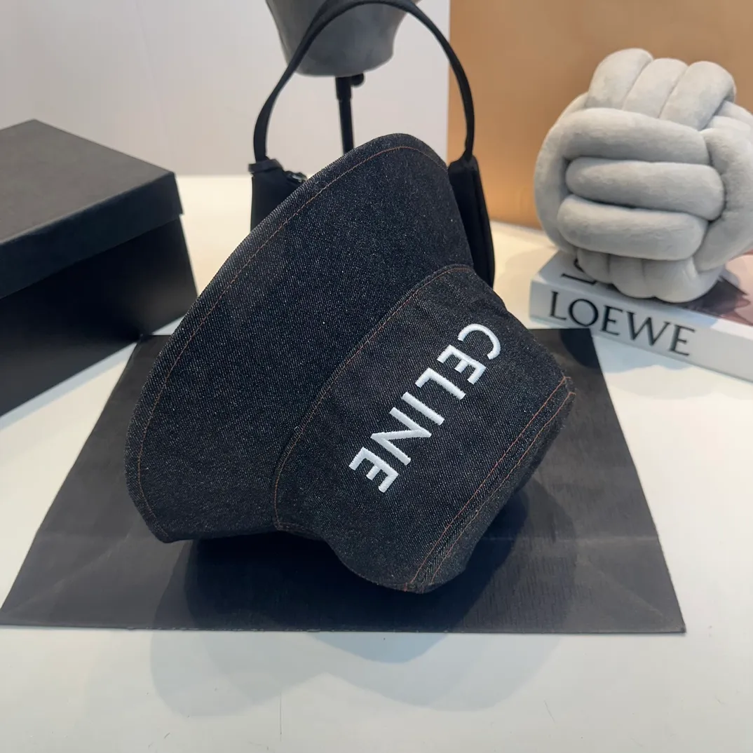P60 Celine official bucket hat