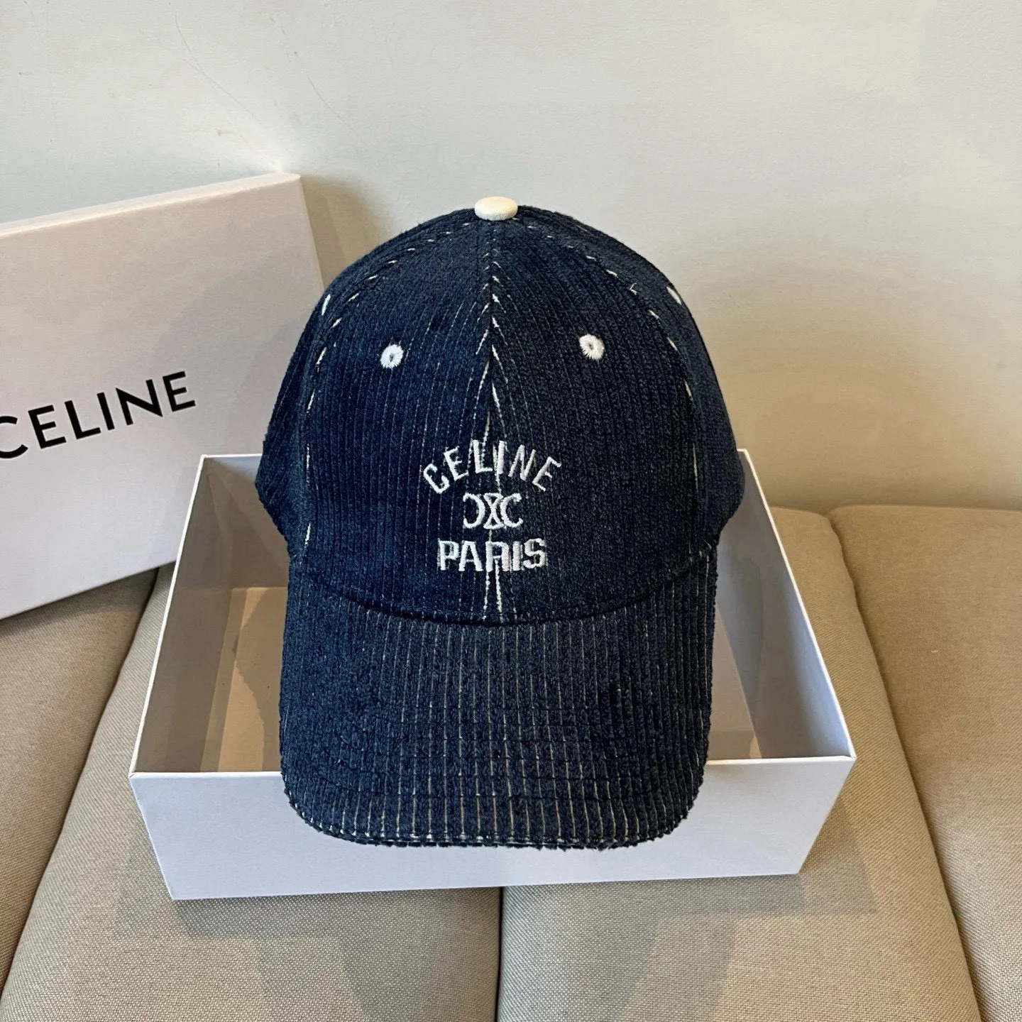 P64 [CELINE Celine] New classic casual and trendy baseball cap🧢Japanese and Korean style, looks great with any combination! A must-have when traveling