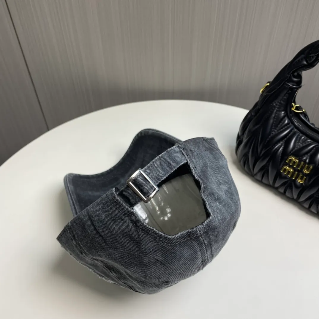 P66💛CELINE 25 Spring Washed Baseball Cap🧢 🔥New Baseball Cap🧢, a must-have when going out, very easy to match, high quality, complete internal standards, hurry up and get it!