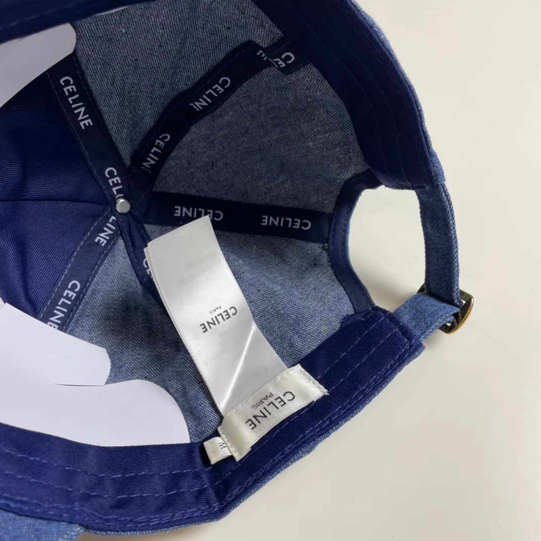 P70 popular CELINE official website purchase version. Original 1:1 customized! The latest baseball cap with the same style as the simple letter star, fashionable and high-end workmanship! Every hat is made with care! Extraordinary quality, suitable for both men and women.    Céline's hat has a simple design, high-end color matching, delicate texture, and clean style. It is an iconic item. The letter C is the official icon of CELINE. It is deeply rooted in the brand's historical heritage, and at the same time it exudes modern elegance and a new trend of retro modernity. Simple baseball cap decorated with C logo. Self-attitude, no need to elaborate.