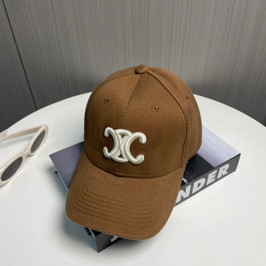 P66 💛 Comes with dust bag [CELINE Celine] new simple baseball cap, new shipment, big brand style is super easy to match, hurry up and get it!