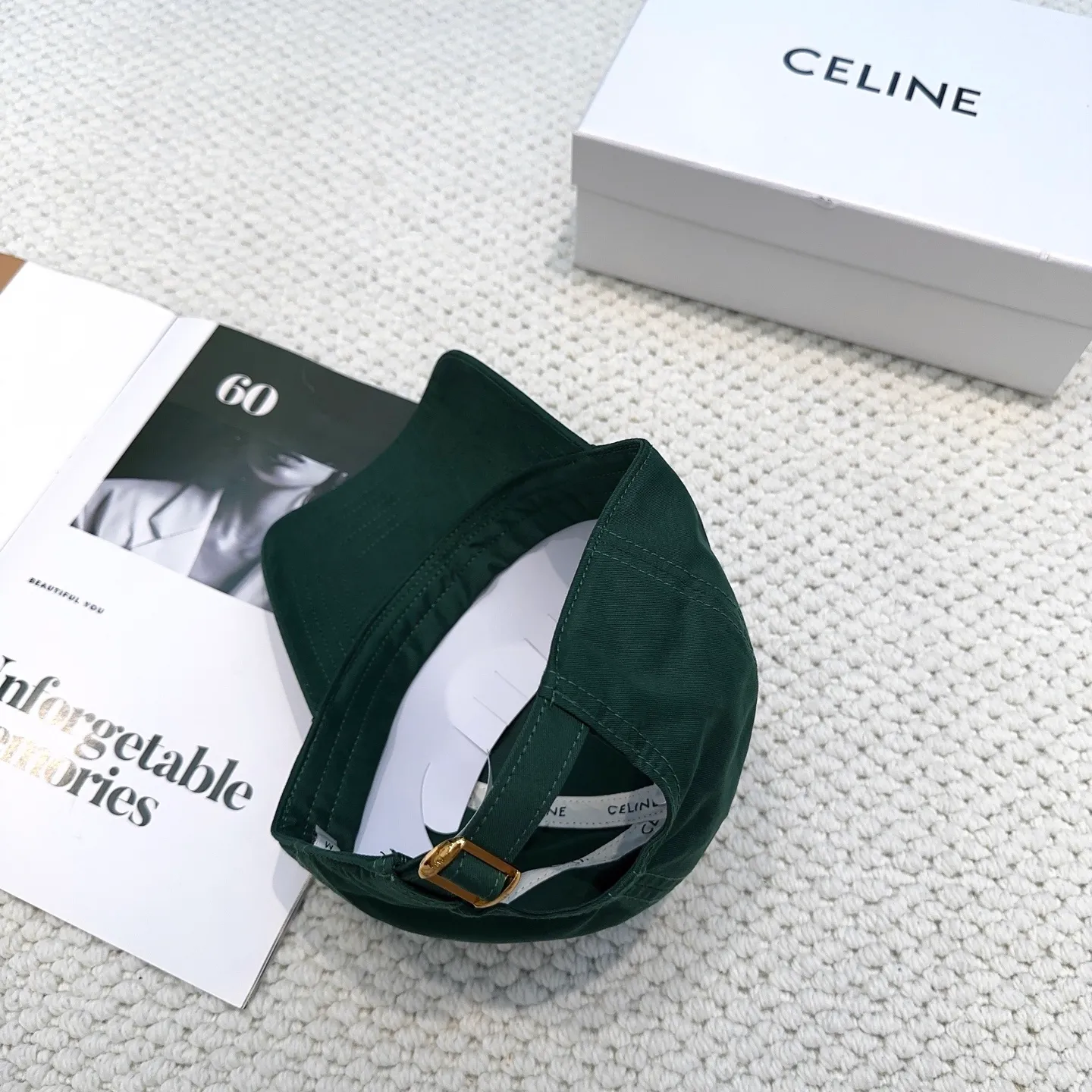 P70 popular CELINE (Celine) latest baseball cap with simple letters, fashionable and high-end workmanship! Every hat is made with care! Extraordinary quality, suitable for both men and women.    Céline's hat has a simple design, high-end color matching, delicate texture, and clean style. It is an iconic item. The letter C is the official icon of CELINE. It is deeply rooted in the brand's historical heritage, and at the same time it exudes modern elegance and a new trend of retro modernity. Simple baseball cap decorated with C logo. Self-attitude, no need to elaborate.