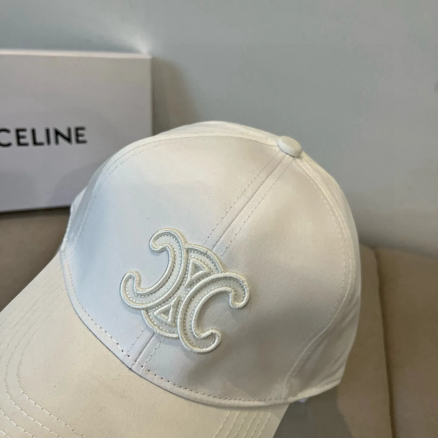 P60 [CELINE Celine] New classic casual and trendy baseball cap🧢Japanese and Korean style, looks great with any combination! A must-have when traveling