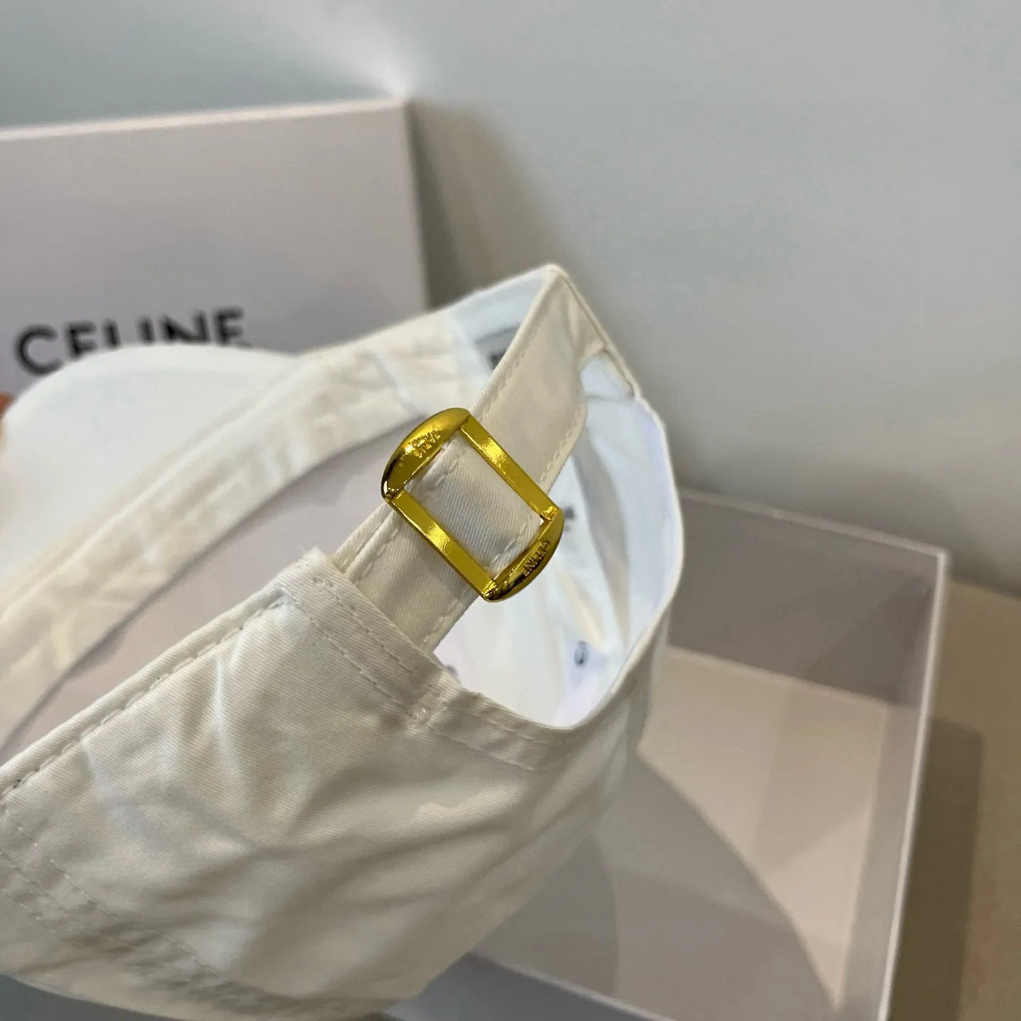 P60 [CELINE Celine] New classic casual and trendy baseball cap🧢Japanese and Korean style, looks great with any combination! A must-have when traveling
