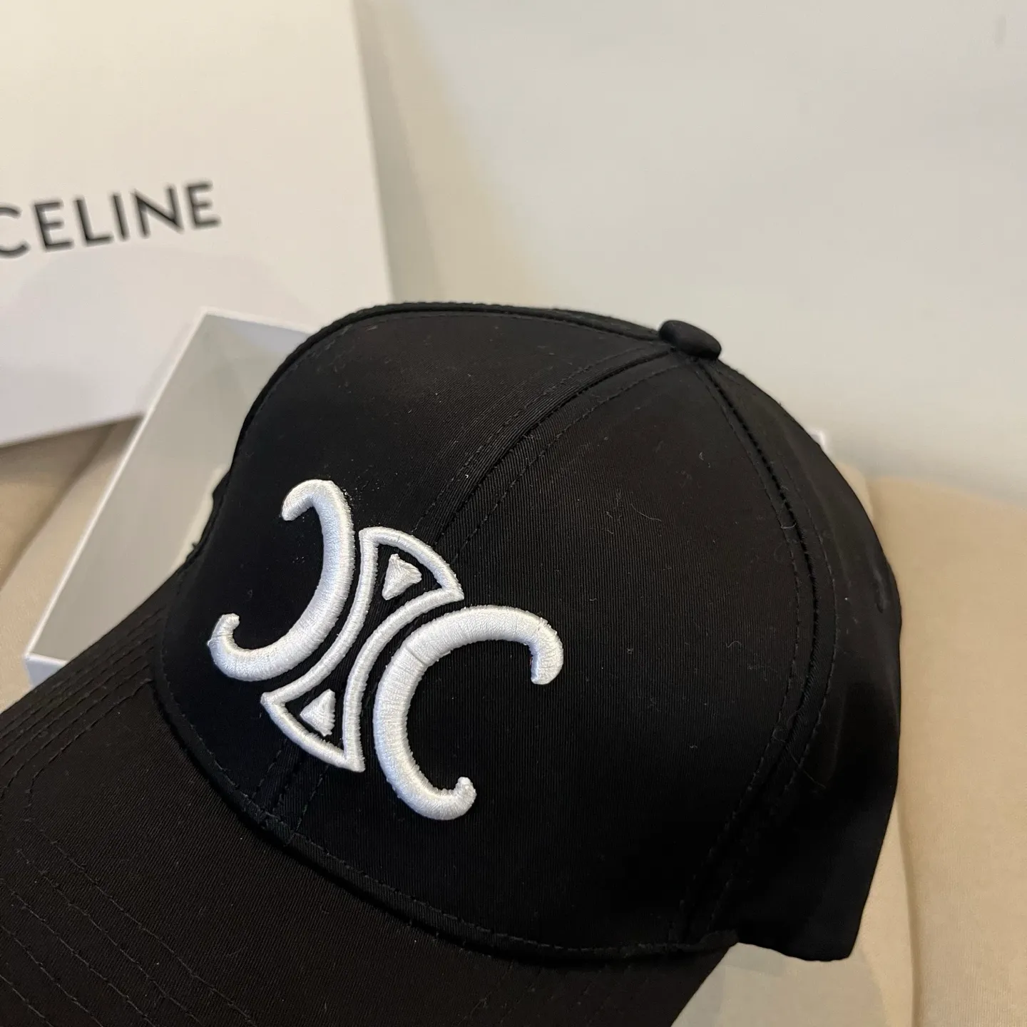 P60 [CELINE Celine] New classic casual and trendy baseball cap🧢Japanese and Korean style, looks great with any combination! A must-have when traveling