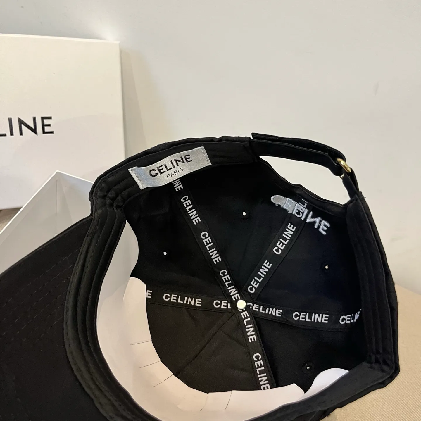 P60 [CELINE Celine] New classic casual and trendy baseball cap🧢Japanese and Korean style, looks great with any combination! A must-have when traveling
