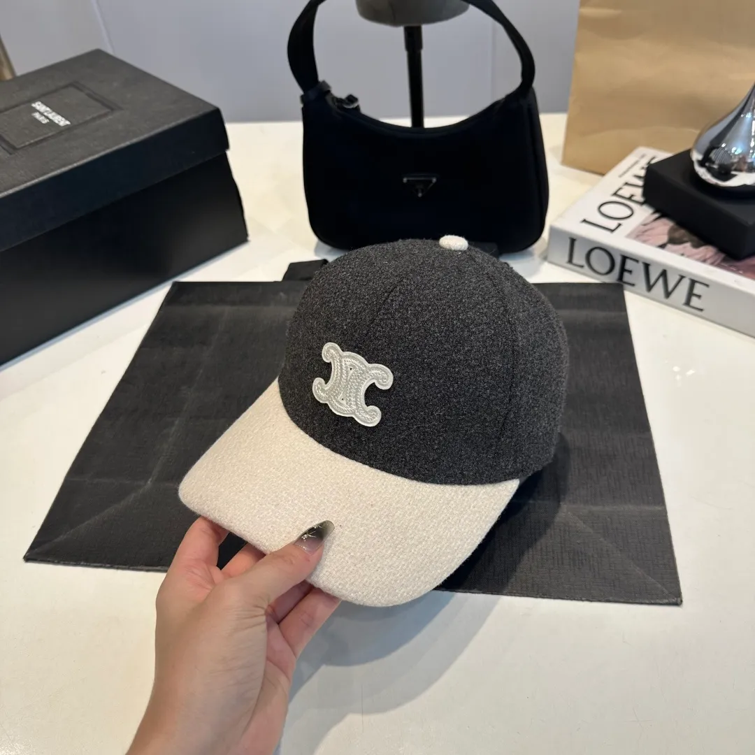 P54 CELINE's new classic casual and trendy baseball cap🧢Japanese and Korean style, looks great with any combination! A must-have when traveling