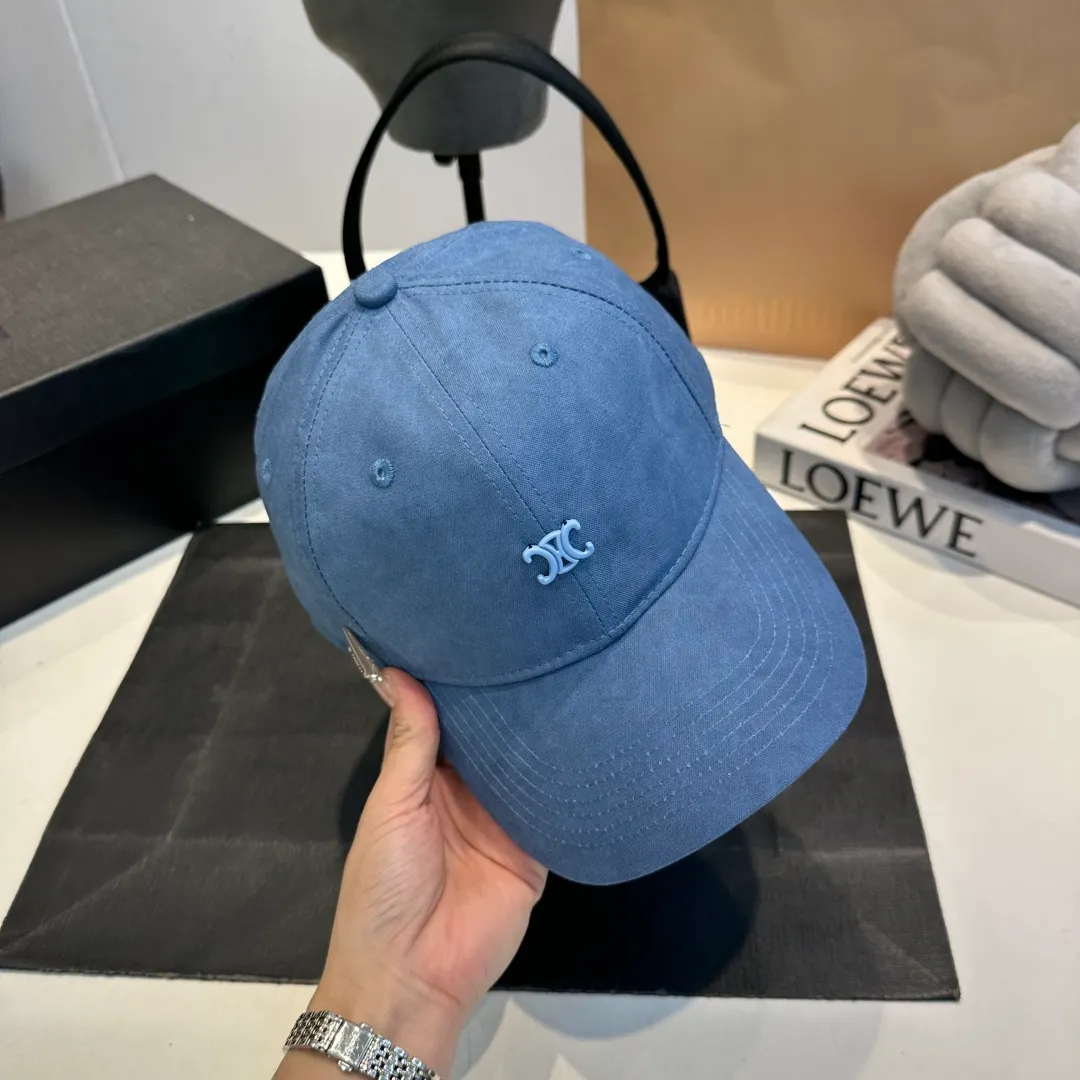 P56 CELINE Celine's new classic casual and trendy baseball cap🧢Japanese and Korean style, looks great with any combination! A must-have when traveling