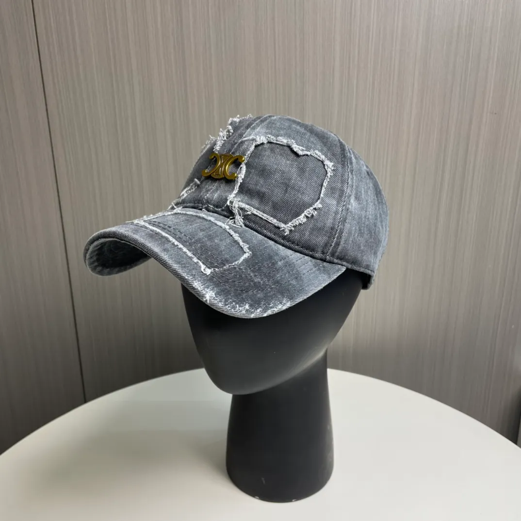 P76💛CELINE 25 Spring Washed Baseball Cap🧢 🔥New Baseball Cap🧢, a must-have when going out on the street, very easy to match, high quality, complete internal standards, get it now!