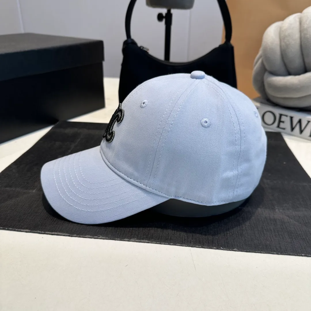 P60 CELINE Celine's new classic casual and trendy style, simple baseball cap🧢Japanese and Korean style, looks great with any combination! A must-have when traveling