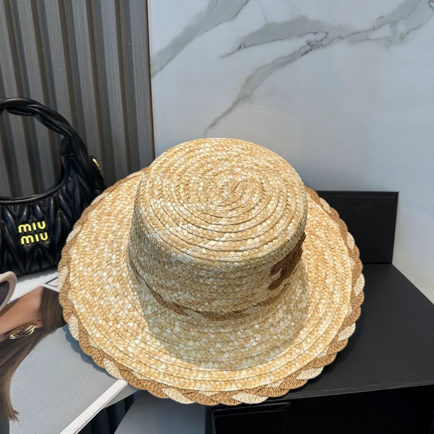 P70 CELINE new straw hat, advanced customization, lady style, attention to detail, sun protection and UV protection in summer, a must-have for travel, versatile and good-looking