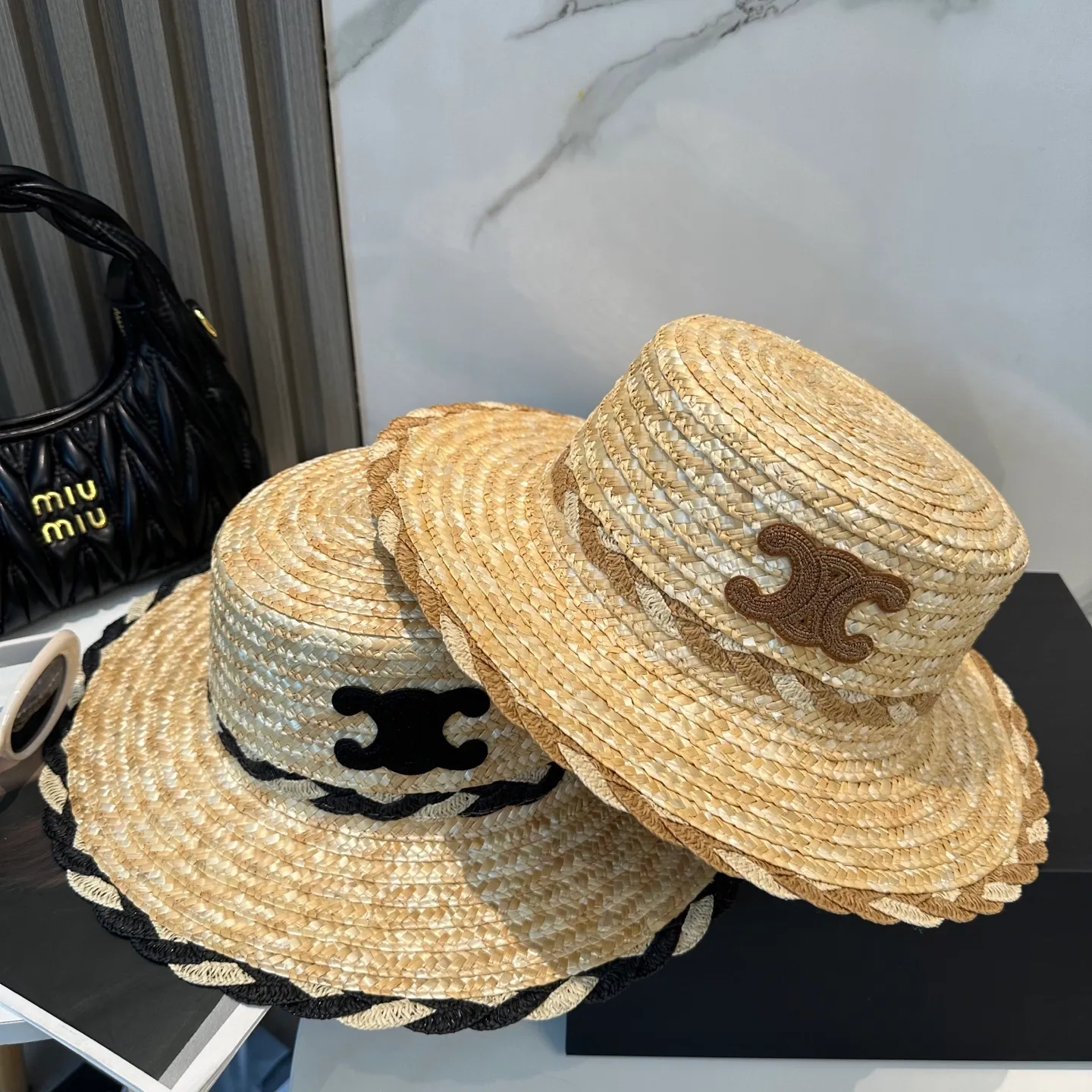 P70 CELINE new straw hat, advanced customization, lady style, attention to detail, sun protection and UV protection in summer, a must-have for travel, versatile and good-looking