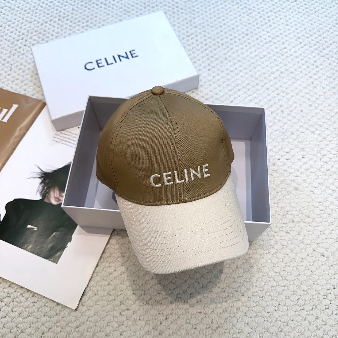 P70 popular CELINE official website purchase version. Original 1:1 customized! The latest baseball cap with the same style as the simple letter star, fashionable and high-end workmanship! Every hat is made with care! Extraordinary quality, suitable for both men and women.    Céline's hat has a simple design, high-end color matching, delicate texture, and clean style. It is an iconic item. The letter C is the official icon of CELINE. It is deeply rooted in the brand's historical heritage, and at the same time it exudes modern elegance and a new trend of retro modernity. Simple baseball cap decorated with C logo. Self-attitude, no need to elaborate.
