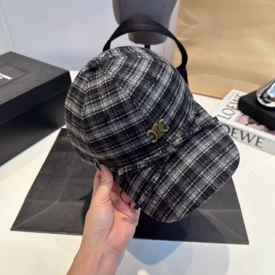 P70 CELINE new Arc de Triomphe plaid bow hardware baseball cap