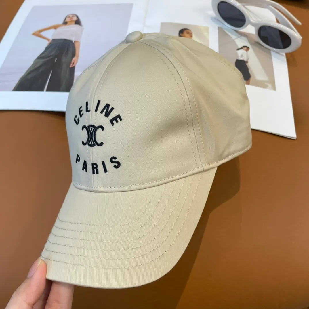 P76 popular CELINE (Celine) official website purchase version. Original 1:1 customized! The latest baseball cap with the same style as the simple letter star, fashionable and high-end workmanship! Every hat is made with care! Extraordinary quality, suitable for both men and women.    Céline's hat has a simple design, high-end color matching, delicate texture, and clean style. It is an iconic item. The letter C is the official icon of CELINE. It is deeply rooted in the brand's historical heritage, and at the same time it exudes modern elegance and a new trend of retro modernity. Simple baseball cap decorated with C logo. Self-attitude, no need to elaborate.
