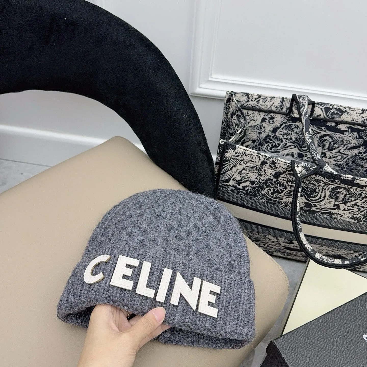 CELINE 🤍 New knitted hat containing wool, high quality ✓
