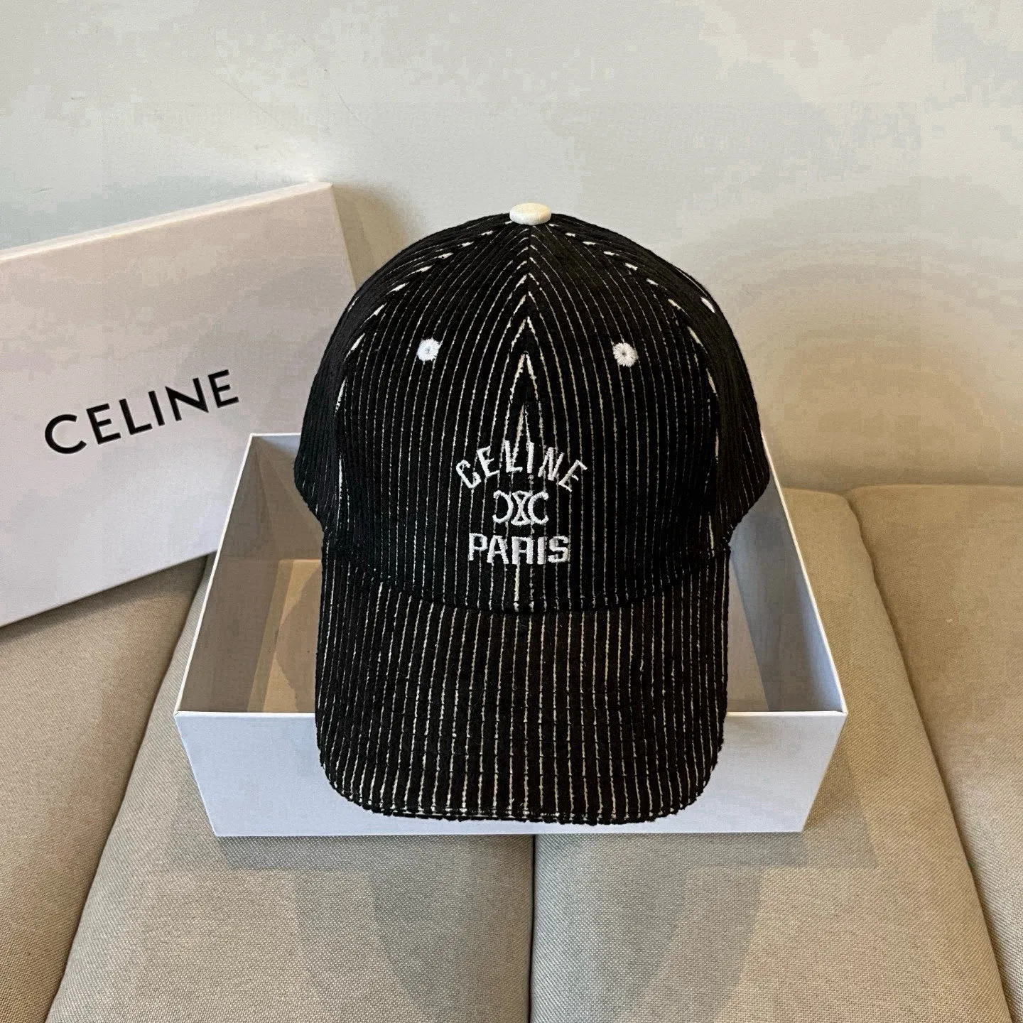 P60 [CELINE Celine] New classic casual and trendy baseball cap🧢Japanese and Korean style, looks great with any combination! A must-have when traveling