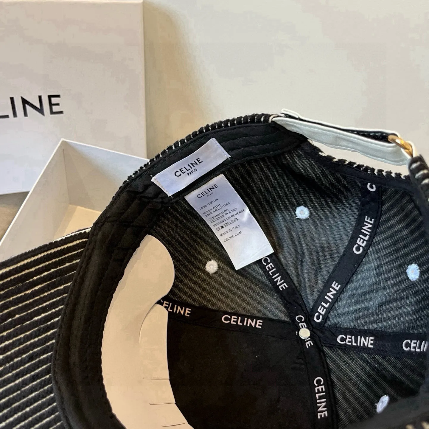 P60 [CELINE Celine] New classic casual and trendy baseball cap🧢Japanese and Korean style, looks great with any combination! A must-have when traveling
