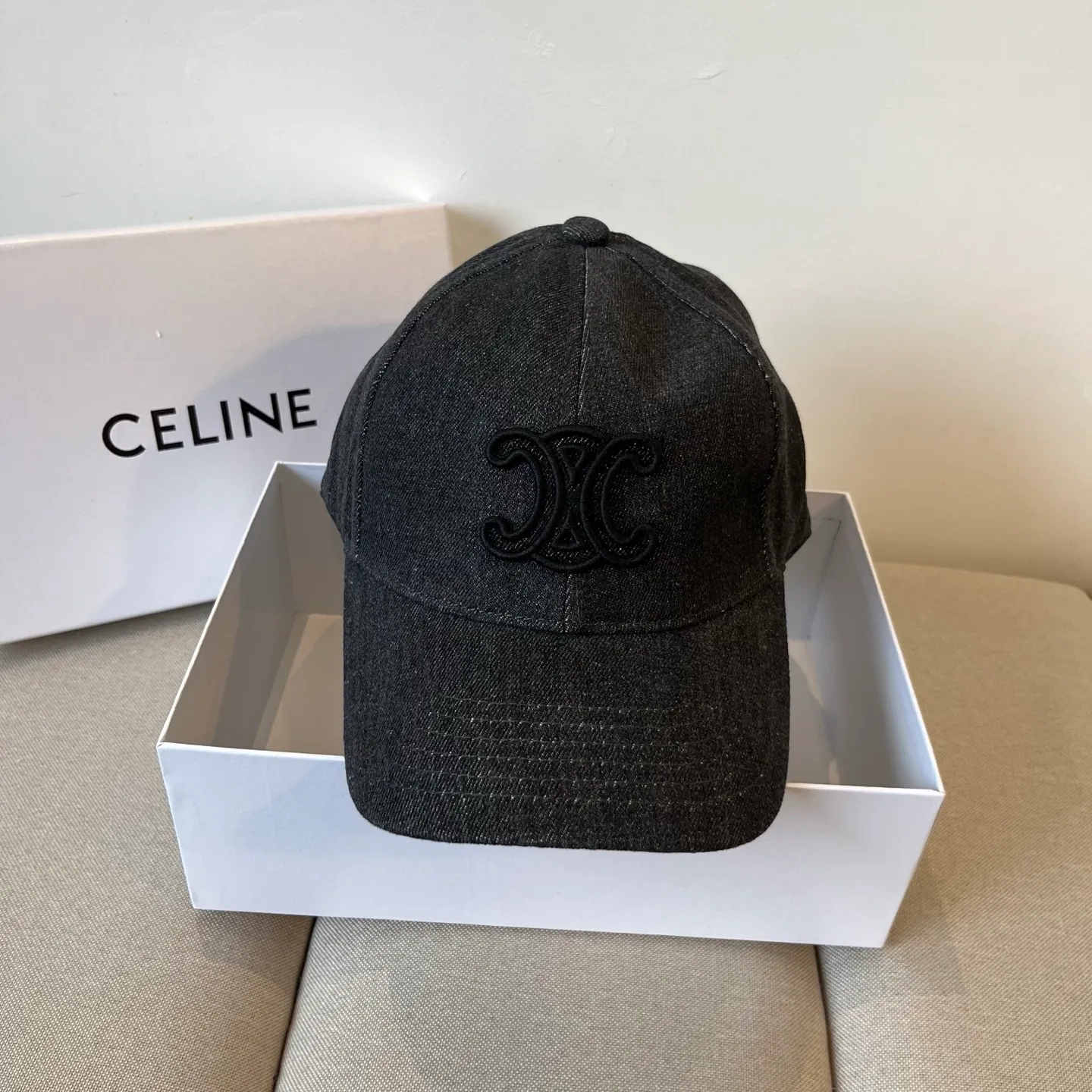 P70 [CELINE Celine] New classic casual and trendy baseball cap🧢Japanese and Korean style, looks great with any combination! A must-have when traveling
