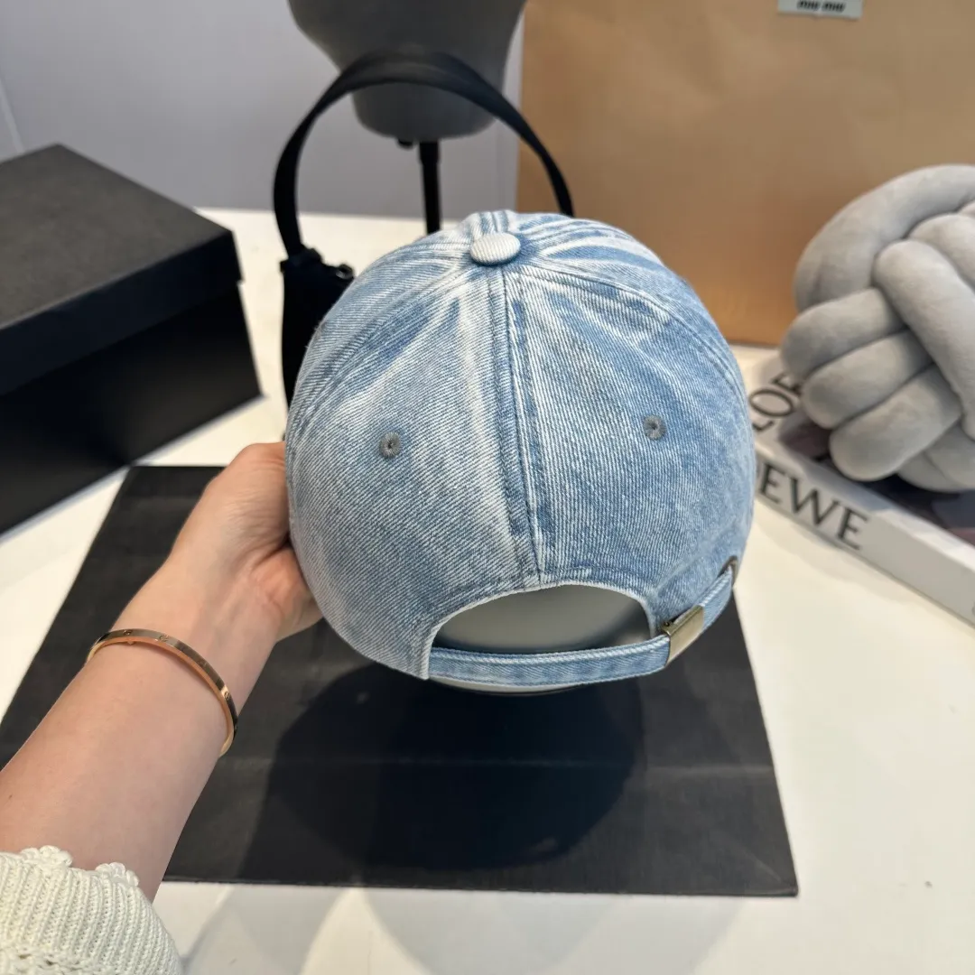 P56 CELINE washed ripped denim baseball cap 🎩 Original quality, very popular 🔥 Very exquisite craftsmanship [Love] High-end and classy, ​​low-key luxury, easy to carry