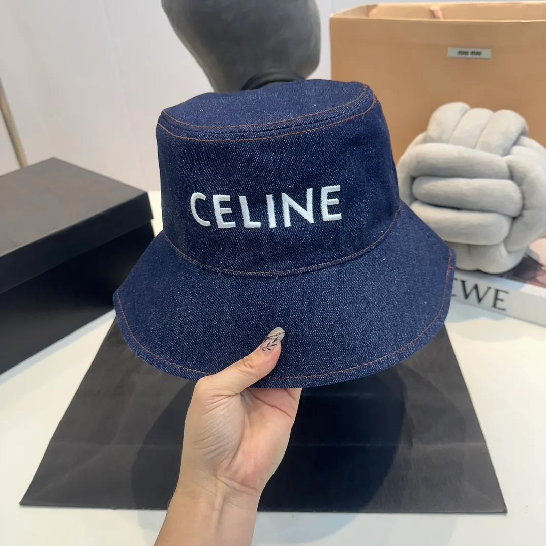 P60 Celine official bucket hat
