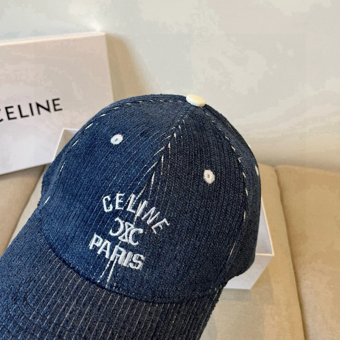 P60 [CELINE Celine] New classic casual and trendy baseball cap🧢Japanese and Korean style, looks great with any combination! A must-have when traveling
