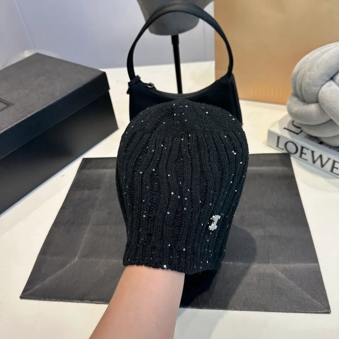 P56 Celine new knitted beanie