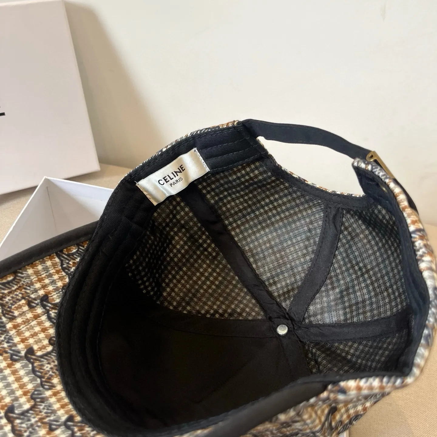 P70 [CELINE Celine] New classic casual and trendy baseball cap🧢Japanese and Korean style, looks great with any combination! A must-have when traveling