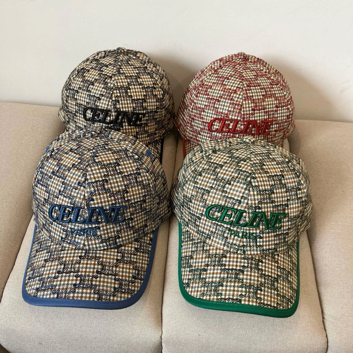 P70 [CELINE Celine] New classic casual and trendy baseball cap🧢Japanese and Korean style, looks great with any combination! A must-have when traveling