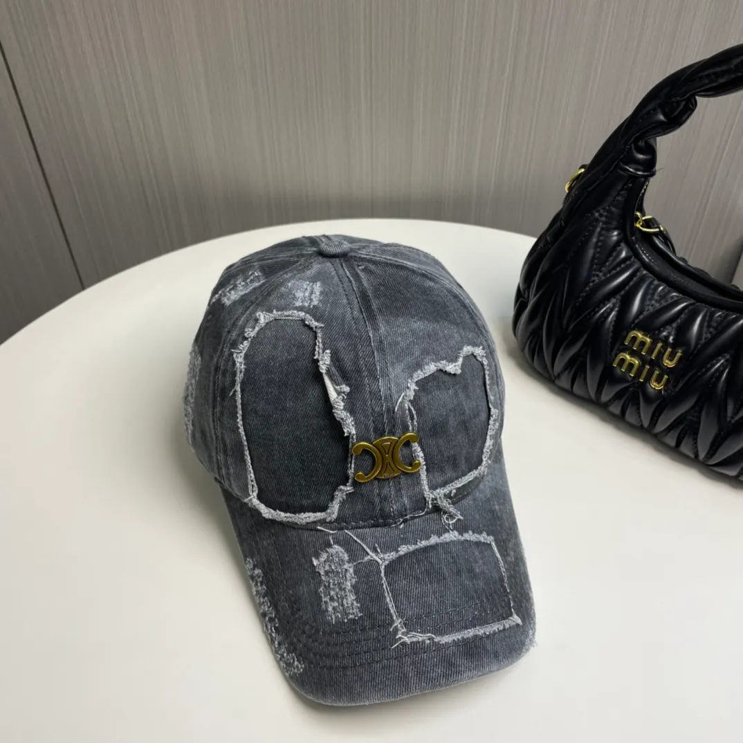 P76💛CELINE 25 Spring Washed Baseball Cap🧢 🔥New Baseball Cap🧢, a must-have when going out on the street, very easy to match, high quality, complete internal standards, get it now!