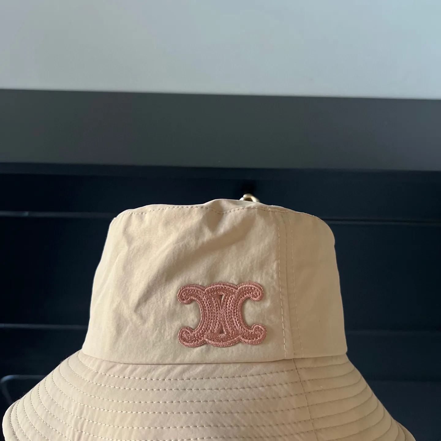 🉐140💛 Comes with dust bag [Celine] 2025 new style simple fisherman hat made of smooth material, unique design ~ versatile for daily use
