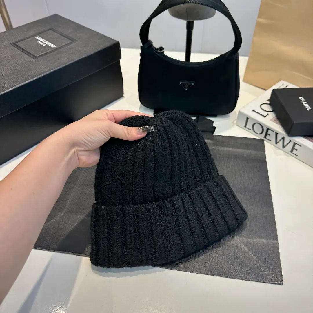 P50 Celine new knitted beanie