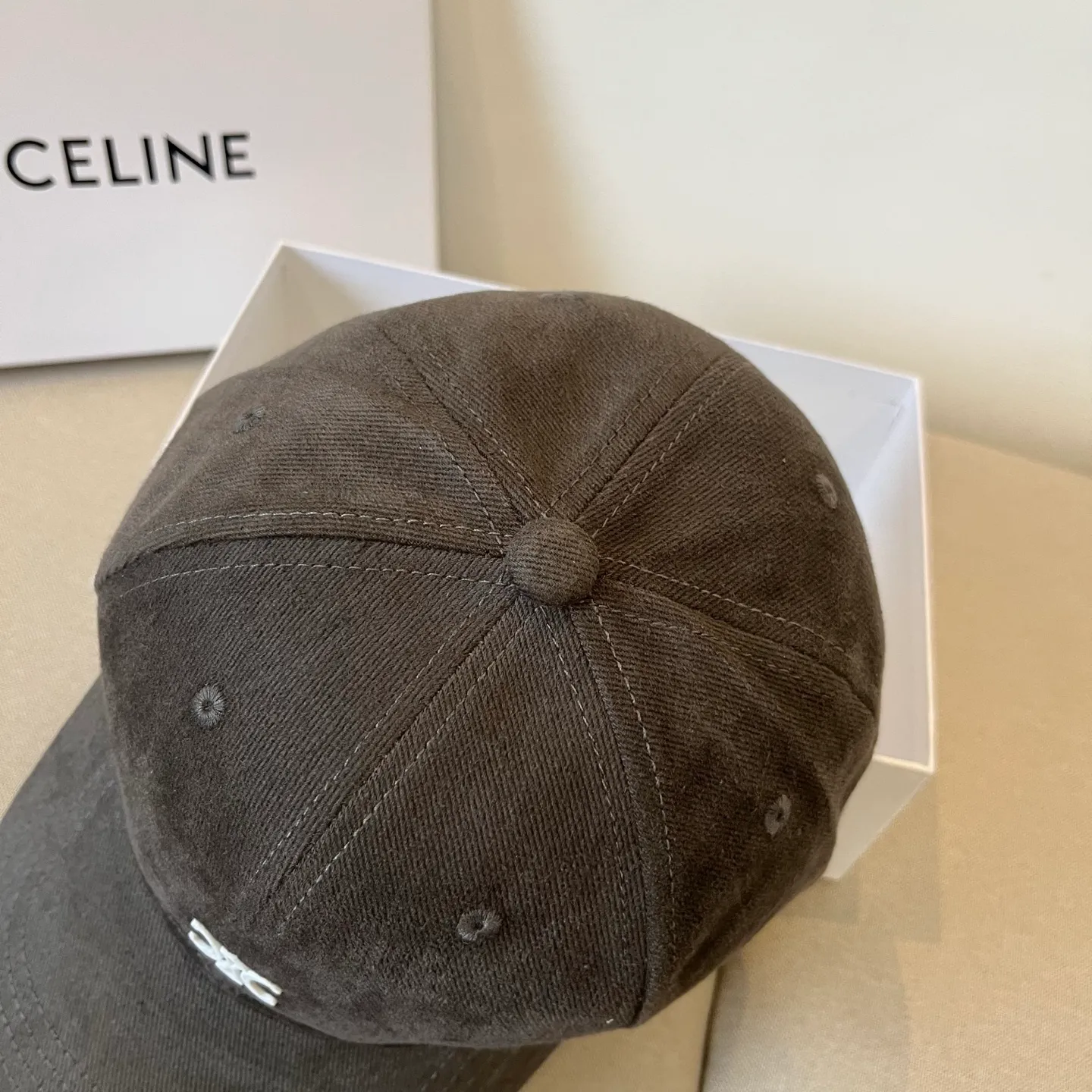 P 60 [CELINE Celine] New classic casual and trendy baseball cap🧢Japanese and Korean style, looks great with any combination! A must-have when traveling