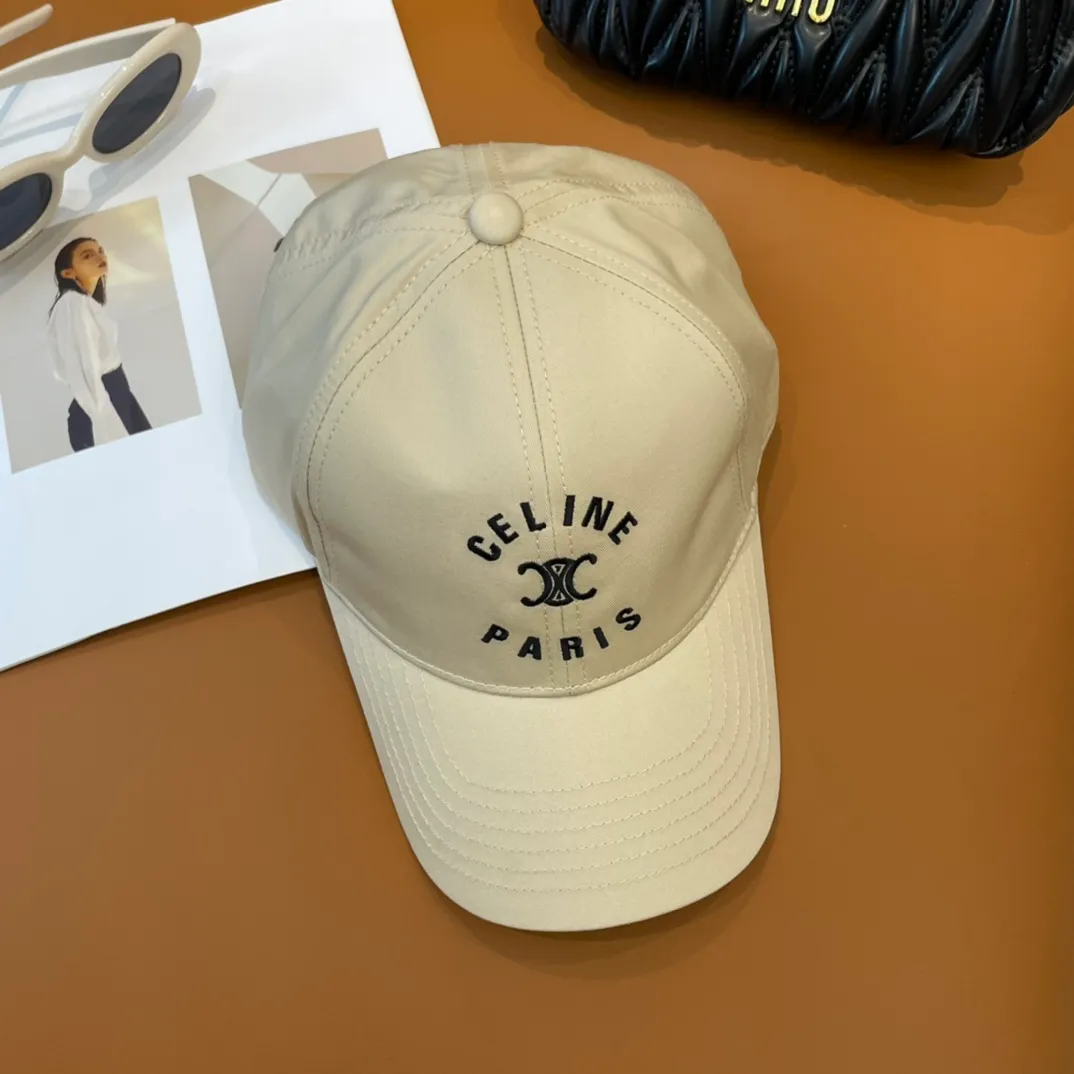 P86 popular CELINE (Celine) official website purchase version. Original 1:1 customized! The latest baseball cap with the same style as the simple letter star, fashionable and high-end workmanship! Every hat is made with care! Extraordinary quality, suitable for both men and women.    Céline's hat has a simple design, high-end color matching, delicate texture, and clean style. It is an iconic item. The letter C is the official icon of CELINE. It is deeply rooted in the brand's historical heritage, and at the same time it exudes modern elegance and a new trend of retro modernity. Simple baseball cap decorated with C logo. Self-attitude, no need to elaborate.