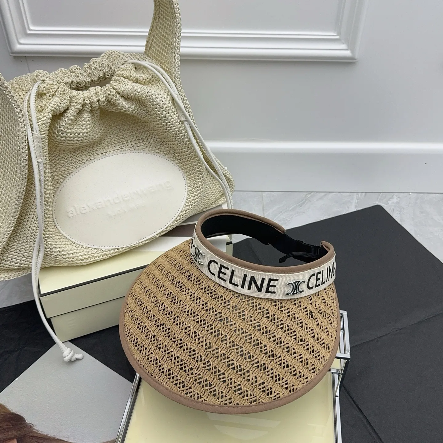 CELINE's new straw hollow hat 🍀 The Arc de Triomphe is full of high-end feel!